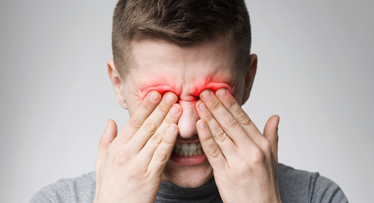what to do if you spray perfume in your eye